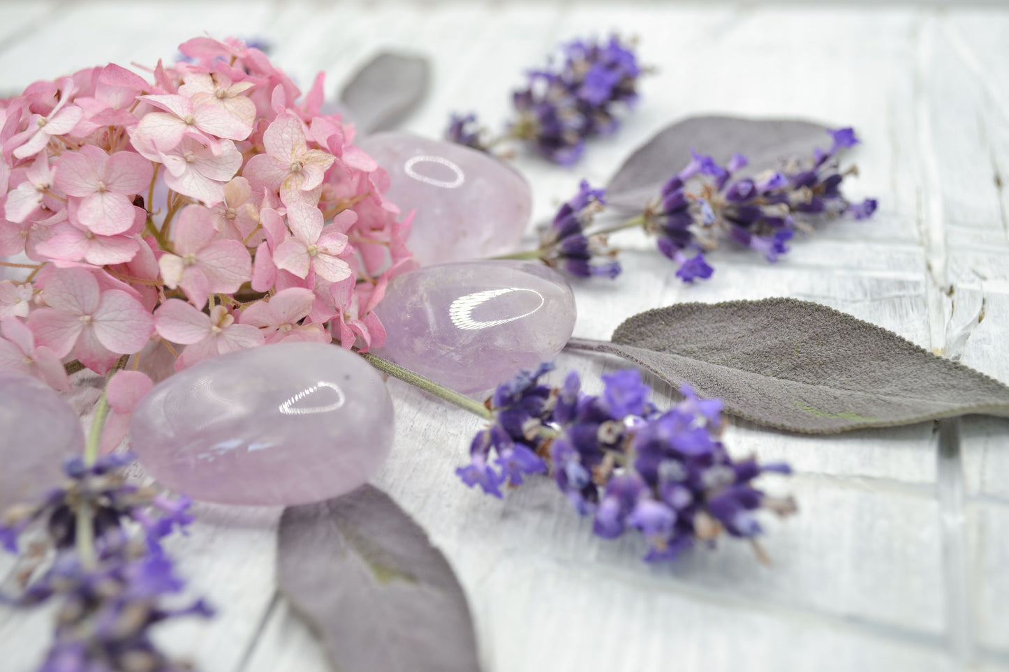 Amethyst Heilstein, Kristall für spirituelle Balance, Schutz und innere Ruhe