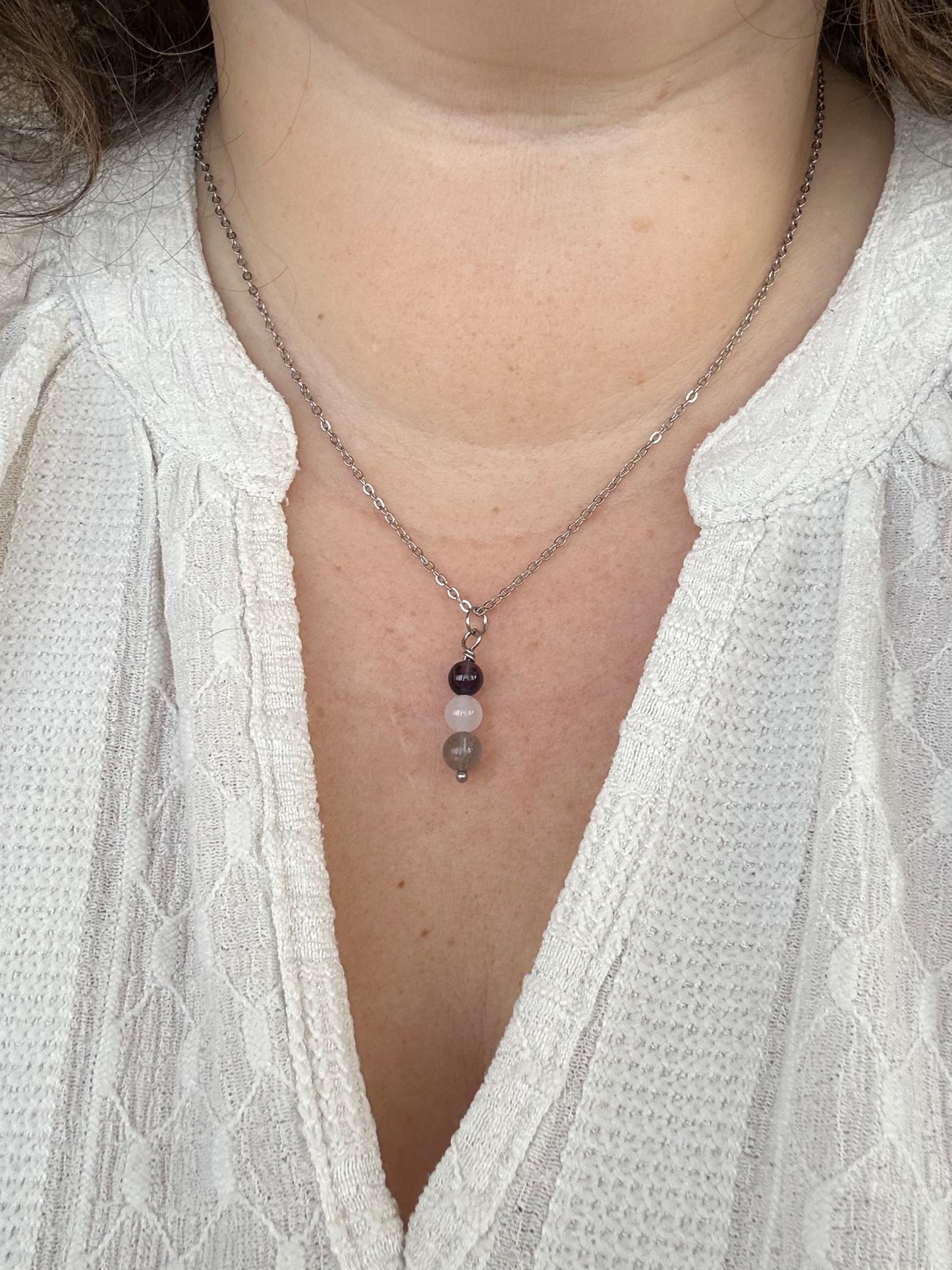 Kette Entspannung mit Amethyst, Weissem Achat und Labradorit