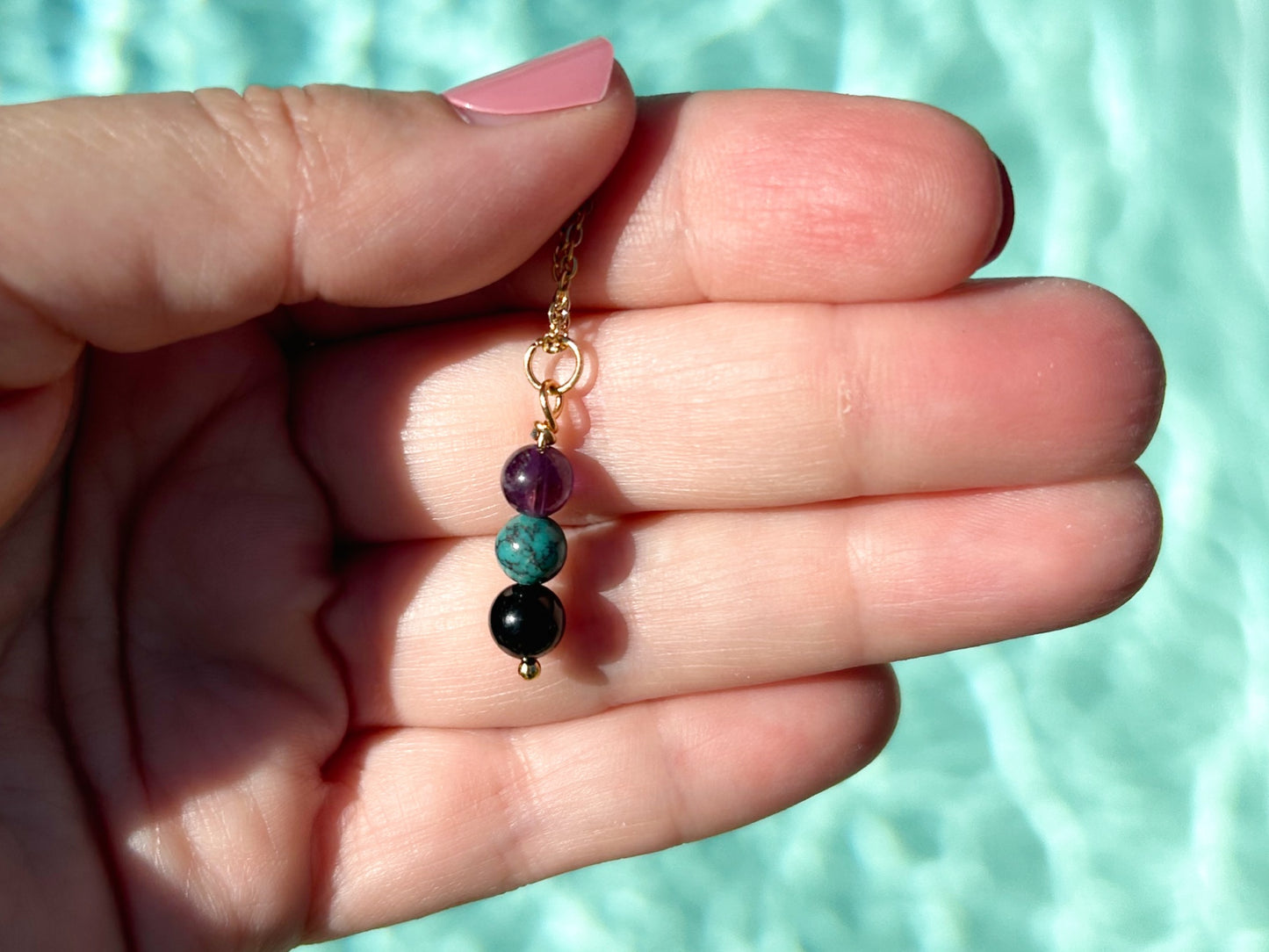 Kette Schutz mit Amethyst, Türkis und schwarzem Turmalin