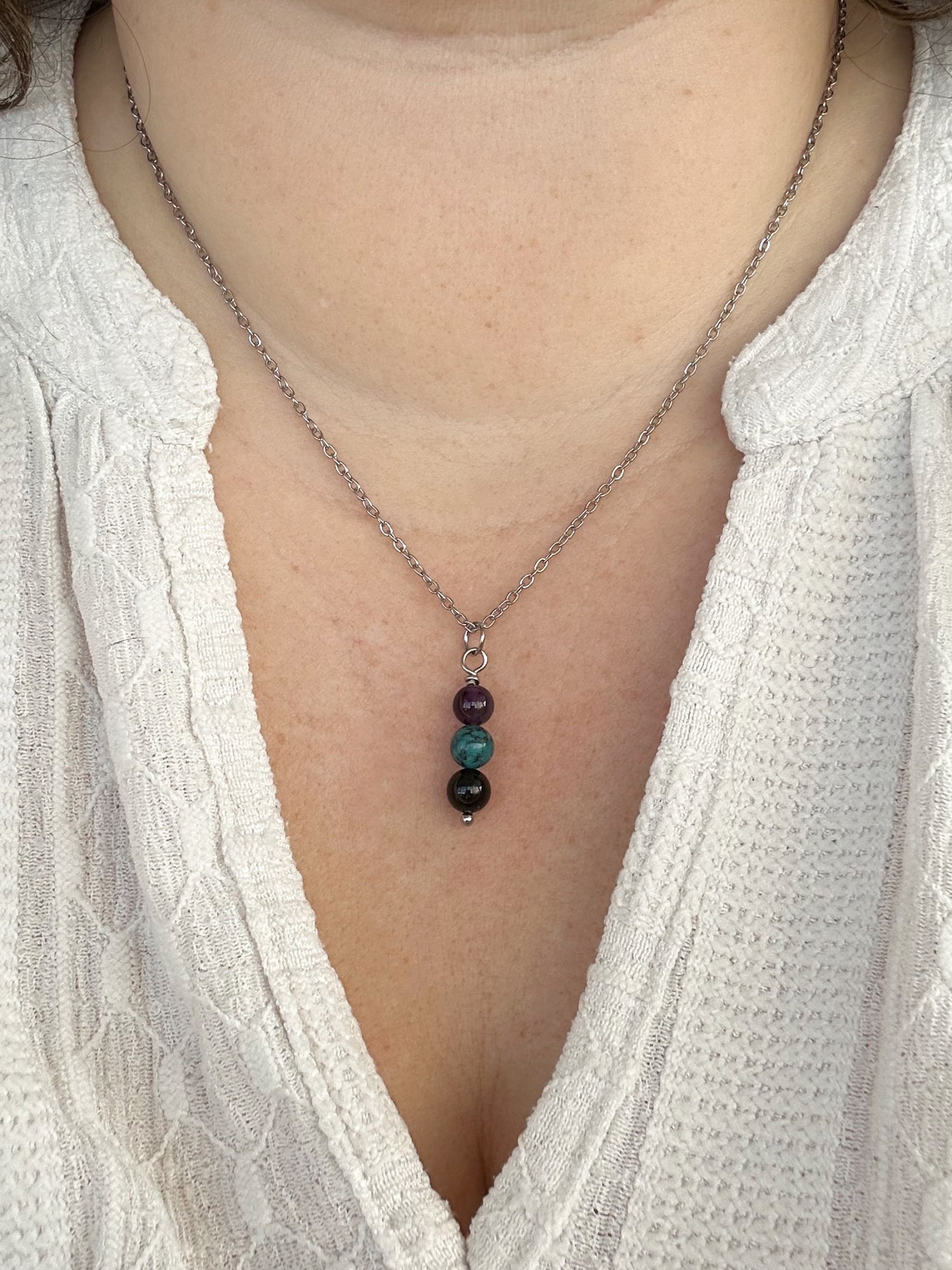 Kette Schutz mit Amethyst, Türkis und schwarzem Turmalin