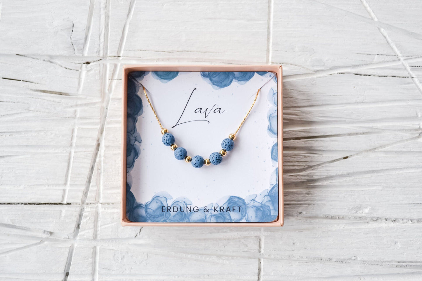 Spare 15% mit dem Set: Lava Halskette und kleine Ohrringe in blau
