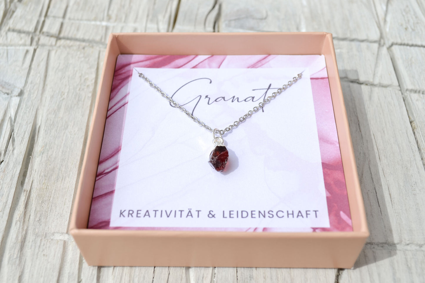 Kette mit Granat Anhänger