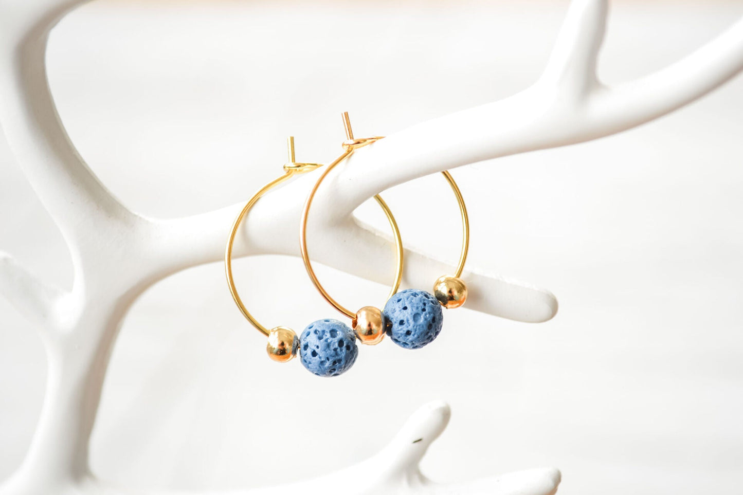 Spare 15% mit dem Set: Lava Halskette und kleine Ohrringe in blau