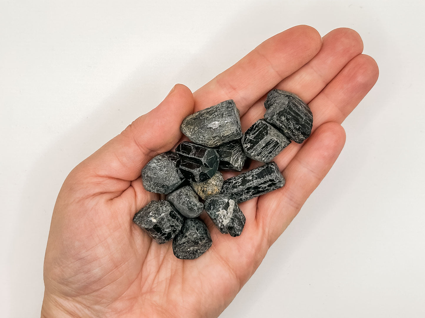 Schwarzer Turmalin Rohkristall für Schutz