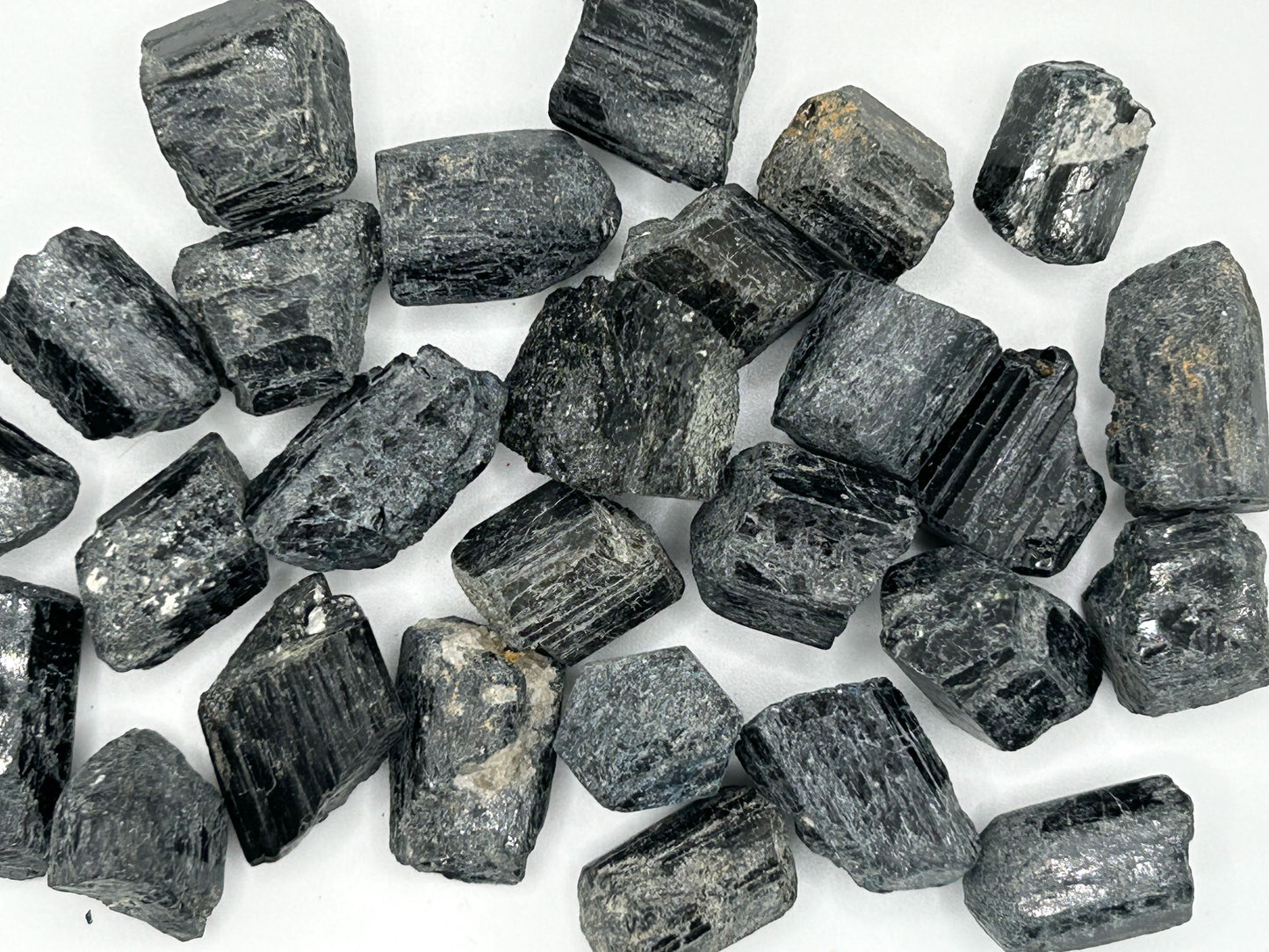 Schwarzer Turmalin Rohkristall für Schutz