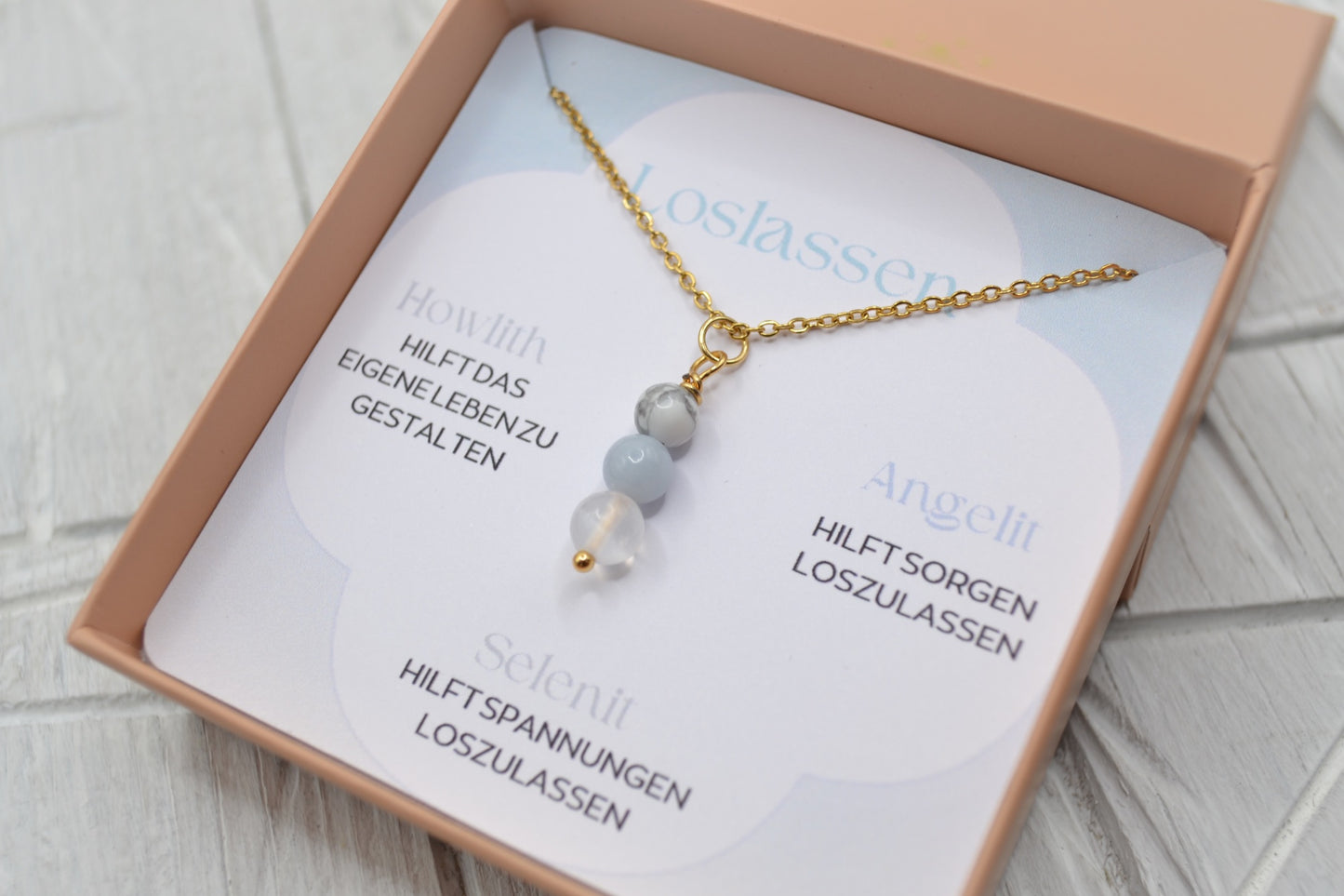 Kette Loslassen mit Howlit, Angelit und Selenit